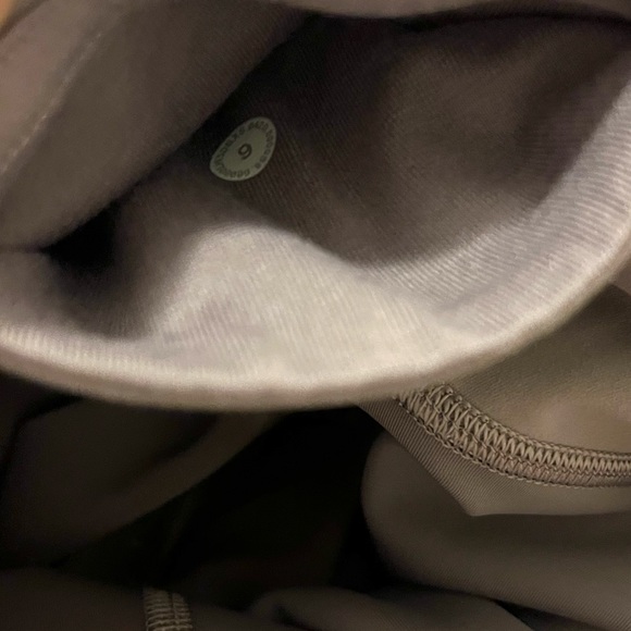 Lululemon Get In Line Super High Rise Tight size 6 - Picture 9 of 16